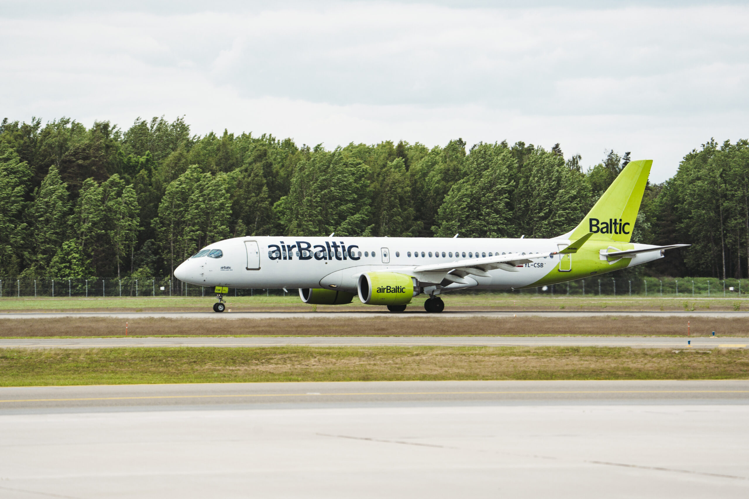 airBaltic doqquz aylıq sərnişin rekordu qeydə aldı, sentyabr stabil qaldı